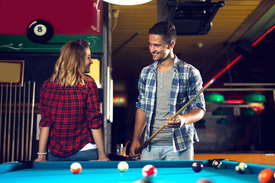 couple pool date
